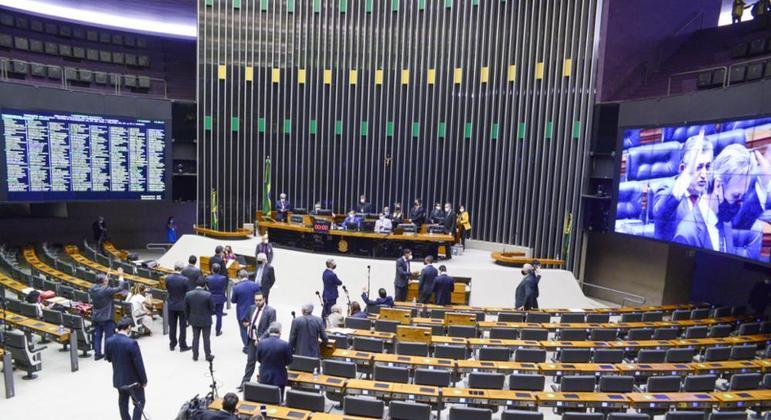  Câmara derruba veto de Bolsonaro a fundo eleitoral de R$ 5,7 bilhões
