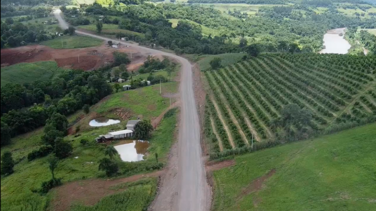 Acesso asfáltico a Ametista do Sul, no norte do RS, avança com investimento de R$ 25,67 milhões