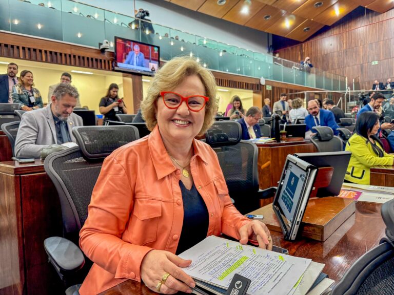 Silvana Covatti vota a favor de Projetos de Lei que Garantem Médicos-Legistas em municípios do interior do RS