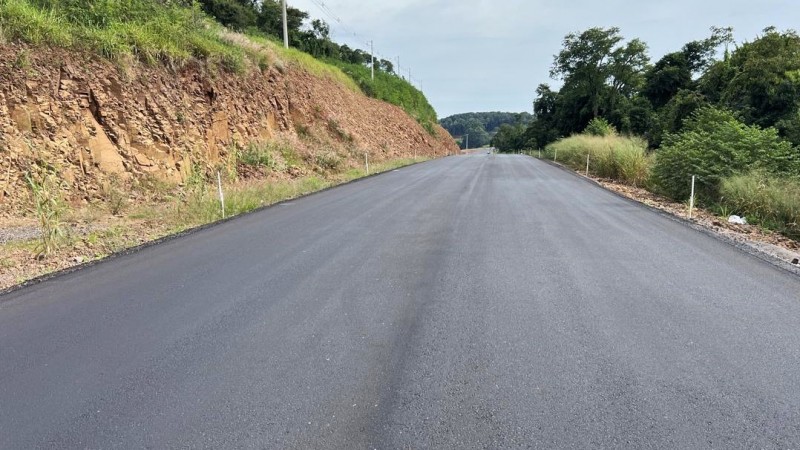 Concluído asfalto do acesso a Ametista do Sul, no norte do RS