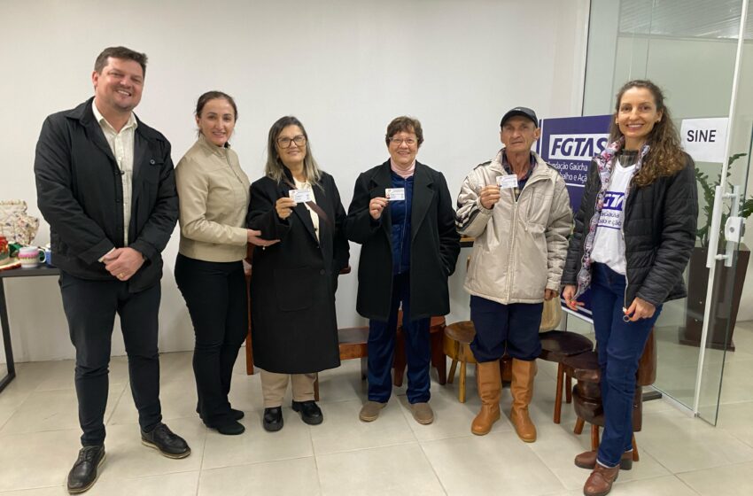 Prefeitura de Seberi impulsiona Artesanato Local com adesão ao Programa Gaúcho e entrega as primeiras carteiras