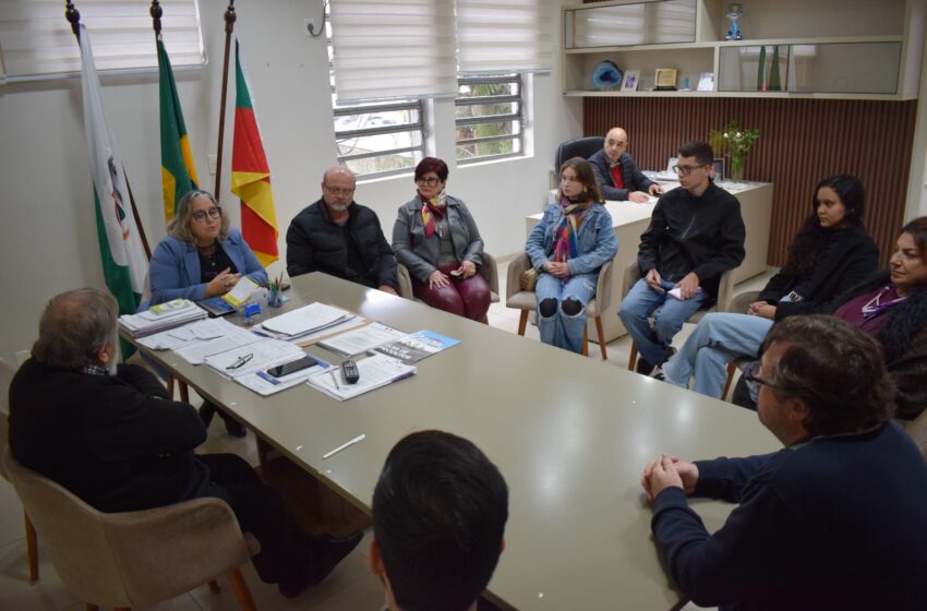  Transporte público é pauta de reunião entre Prefeitura e instituições de ensino em Frederico Westphalen