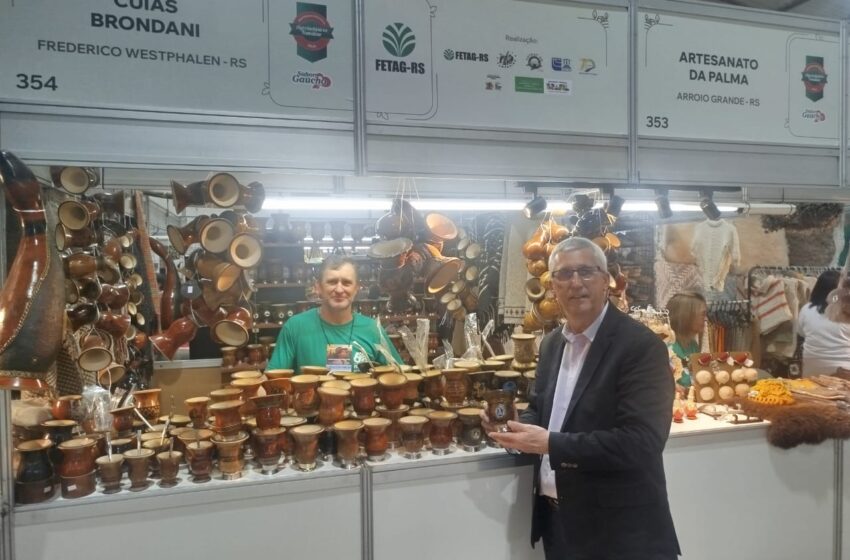  Vice-prefeito Chester visita expositores de Frederico Westphalen na Expointer 2025