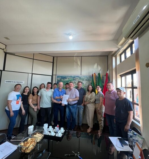  Deputado Elvino Bohn Gass visita Taquaruçu do Sul e reafirma parceria com o município