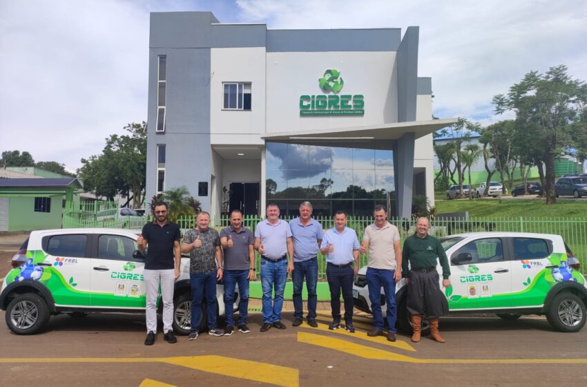  CIGRES realiza a entrega de veículos