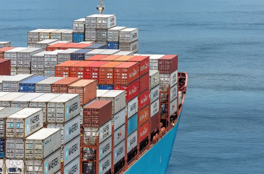  Exportações brasileiras batem recorde em outubro, apesar de tarifaço