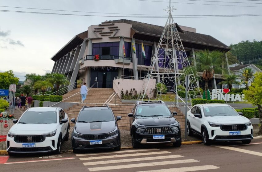  Município de Pinhal investe mais de meio milhão na renovação da frota com quatro veículos novos