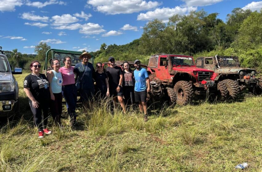  Pampa Jeep Club promove trilha de integração com alunos da APAE em comunidade do interior de Passo Fundo