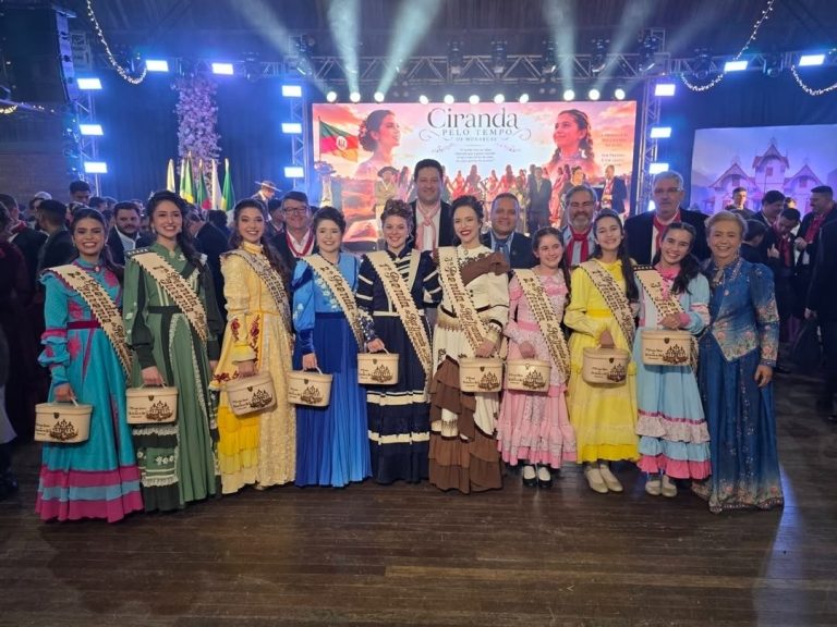 FW é destaque na 55ª Ciranda Cultural de Prendas de Erechim – Categoria Mirim – 1a Prenda: Julia Fritzen da Silva