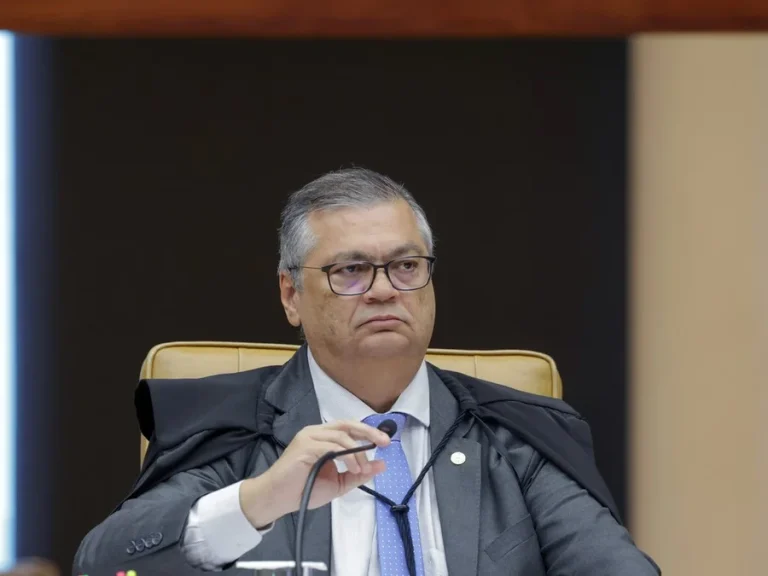 PF vai investigar indícios de crimes na destinação de emendas Pix, decide Dino