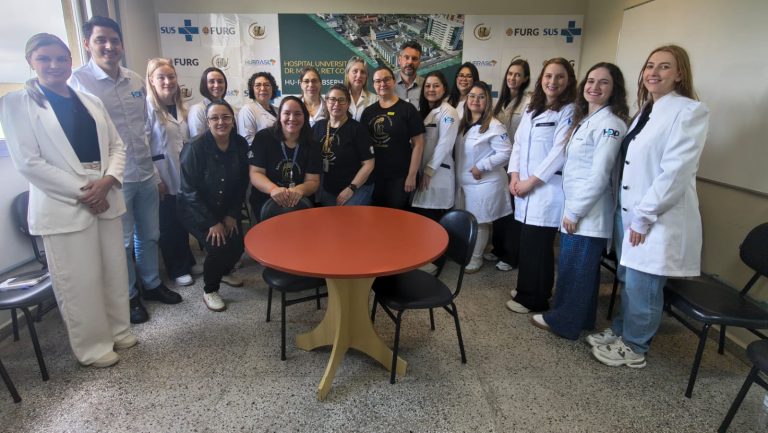 Equipe do HDP realiza capacitação prática em aleitamento materno no HU-Furg