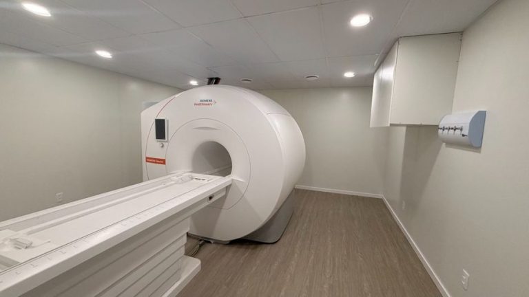 Nova ressonância magnética do HRO realiza cerca de 300 exames em Chapecó